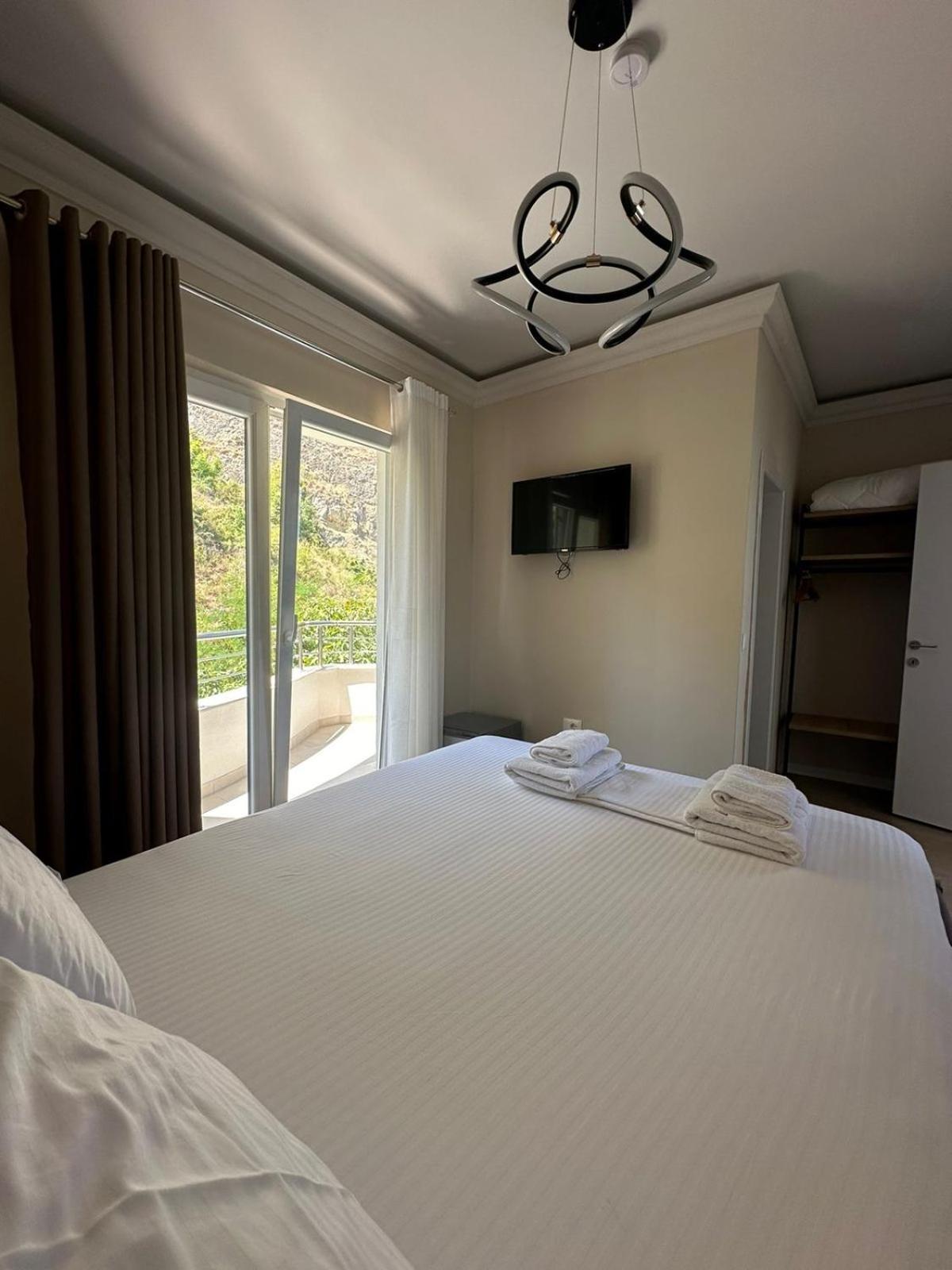 Hotel Demoli Pogradec Exterior photo