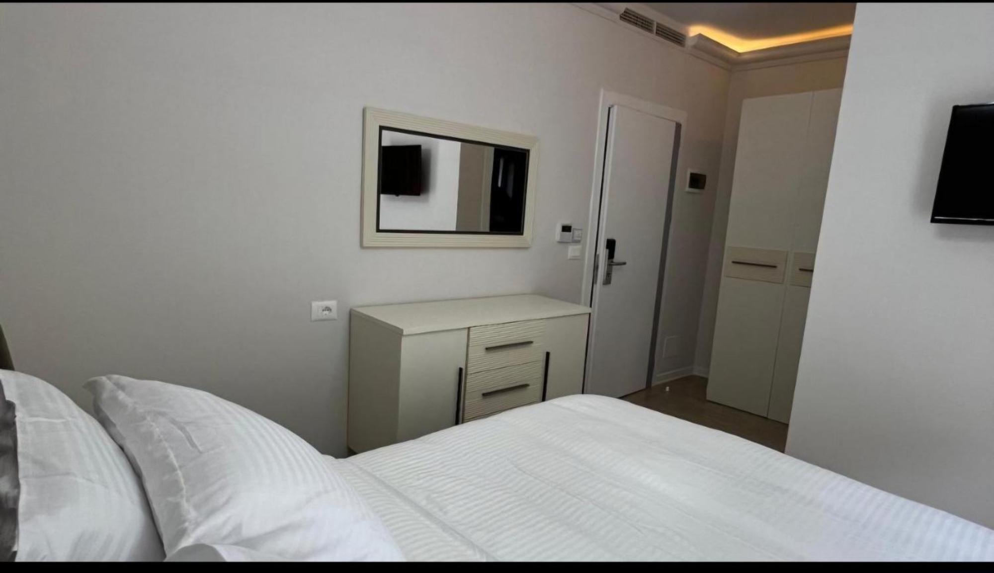 Hotel Demoli Pogradec Exterior photo